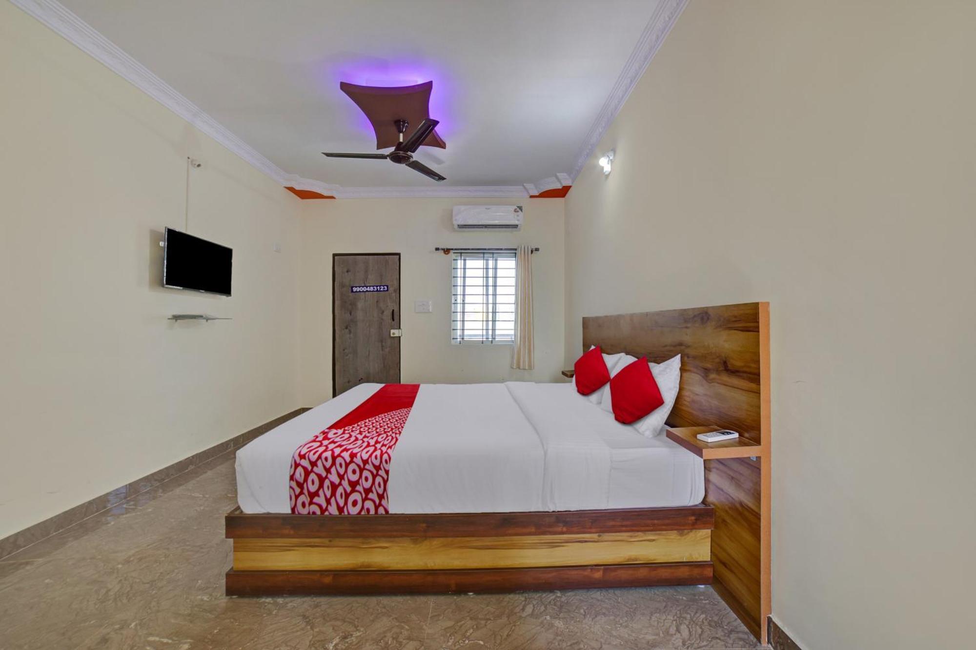 Oyo Hotel Pvg Comfort Chik Bānavar Extérieur photo