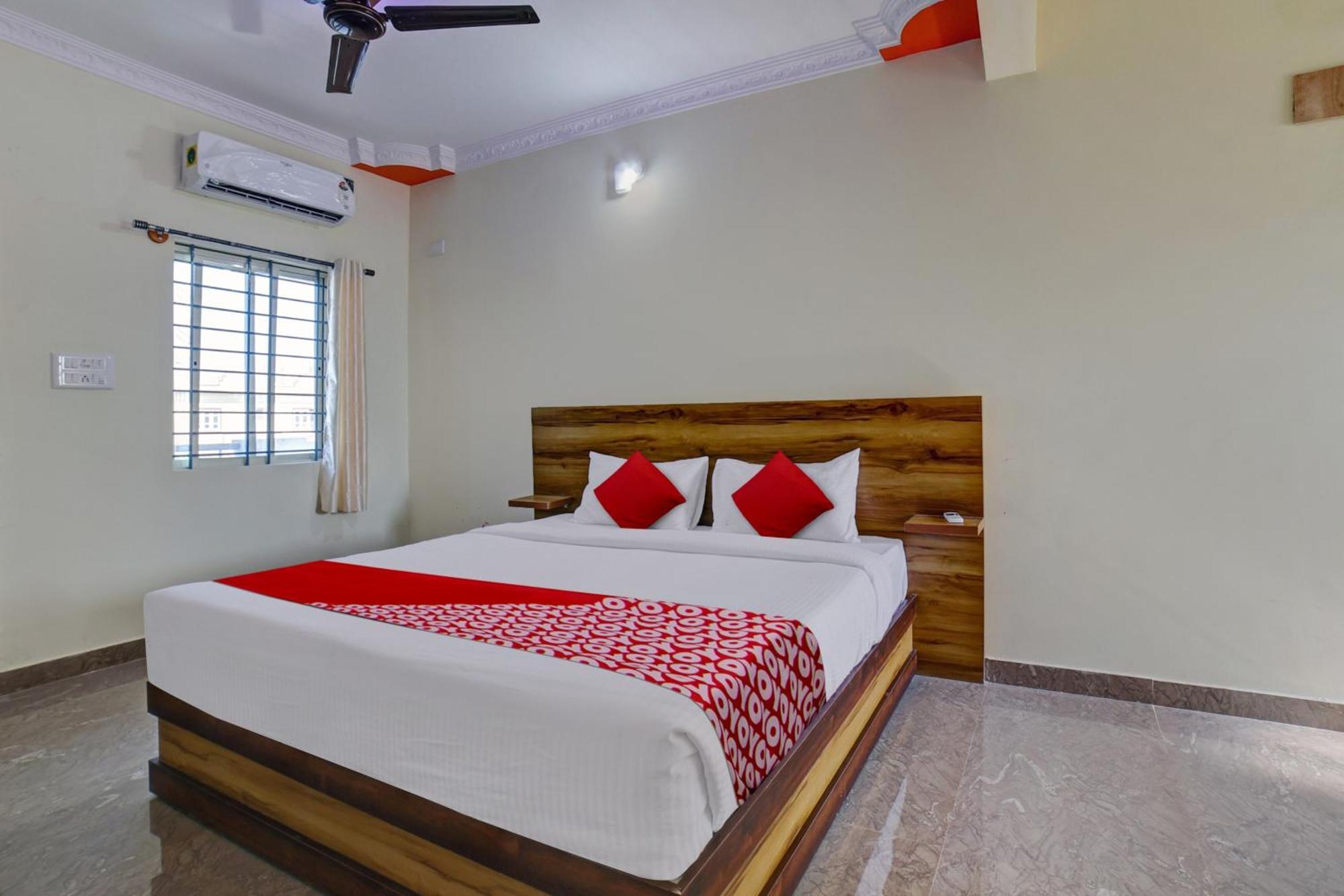 Oyo Hotel Pvg Comfort Chik Bānavar Extérieur photo