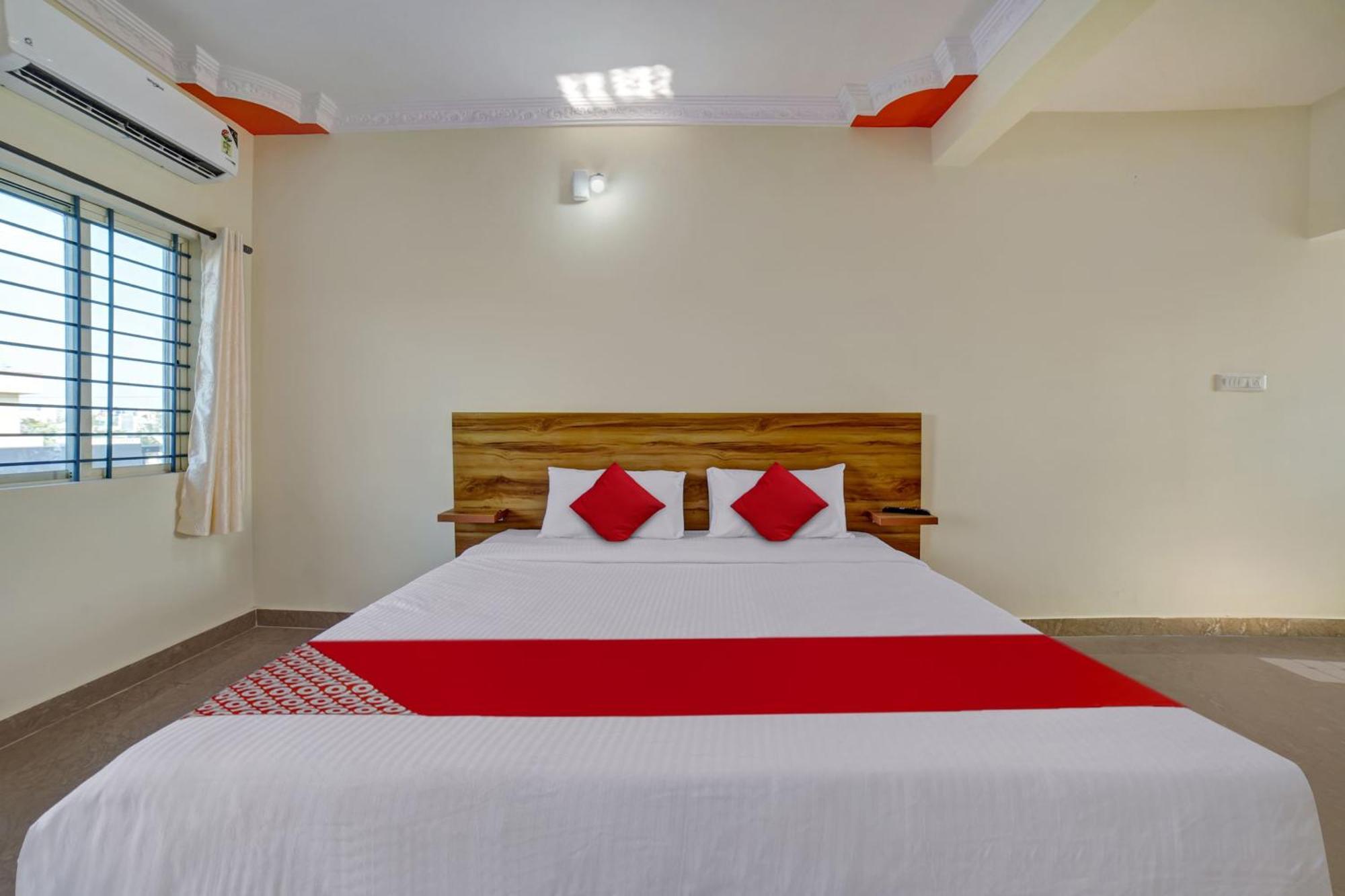 Oyo Hotel Pvg Comfort Chik Bānavar Extérieur photo